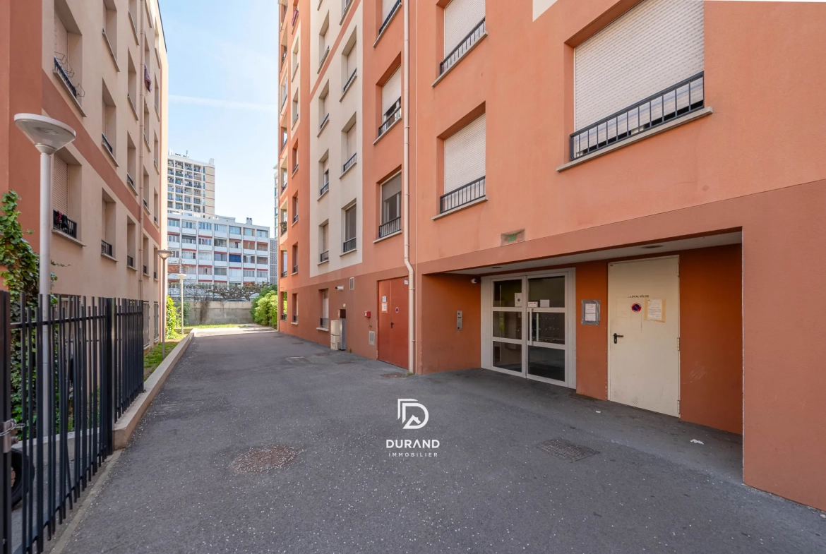 Appartement 2 pièces avec terrasse à Marseille, secteur Saint Mauront 