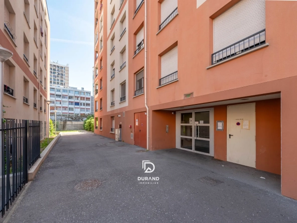 Appartement 2 pièces avec terrasse à Marseille, secteur Saint Mauront 