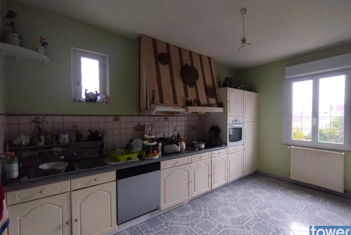 Maison familiale à rénover avec dépendances à Suzoy 60400 