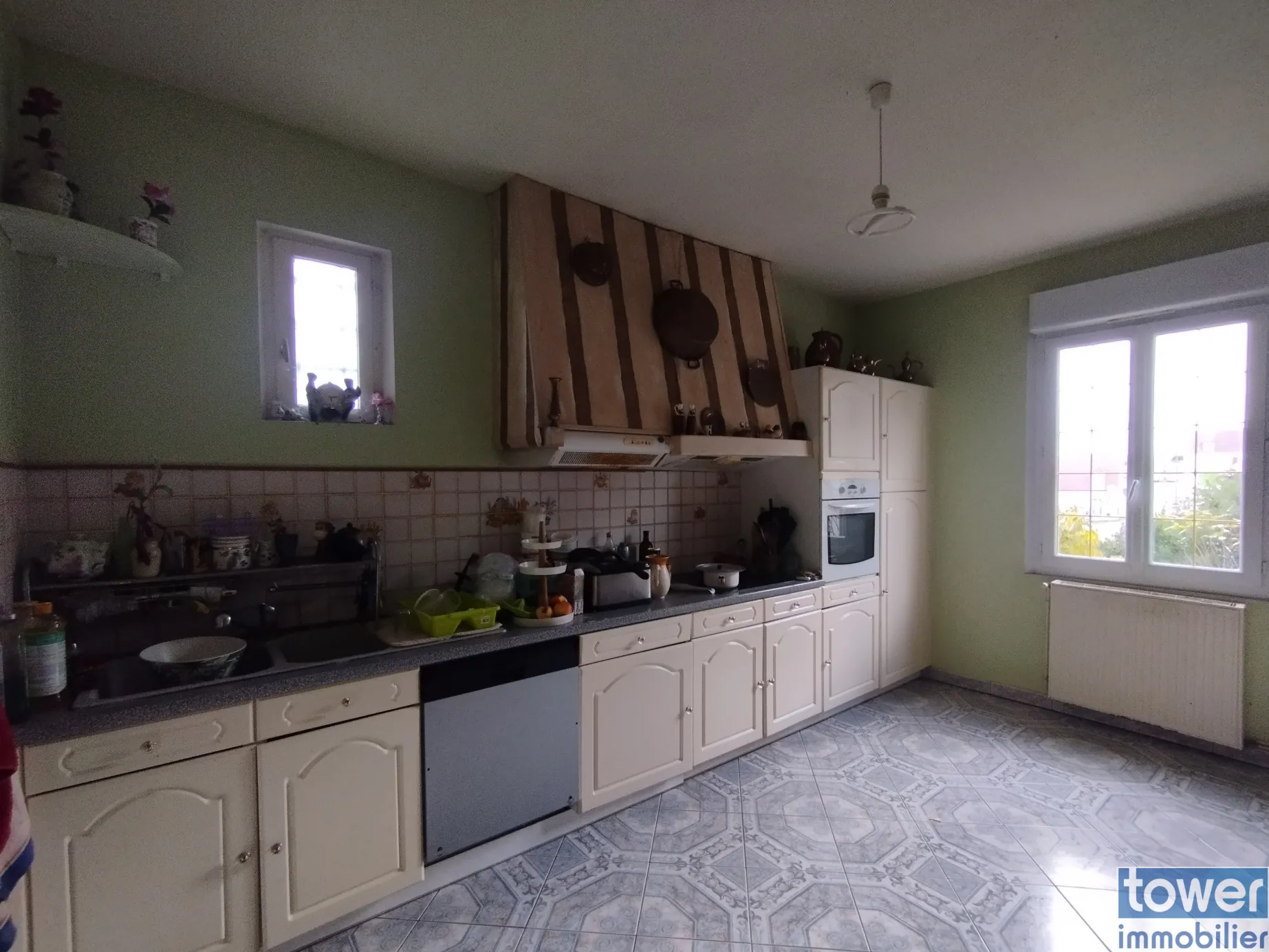 Maison familiale à rénover avec dépendances à Suzoy 60400 
