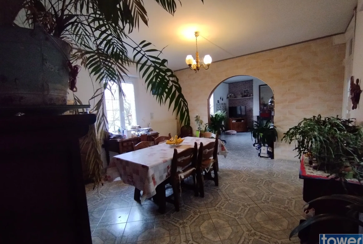 Maison familiale à rénover avec dépendances à Suzoy 60400 