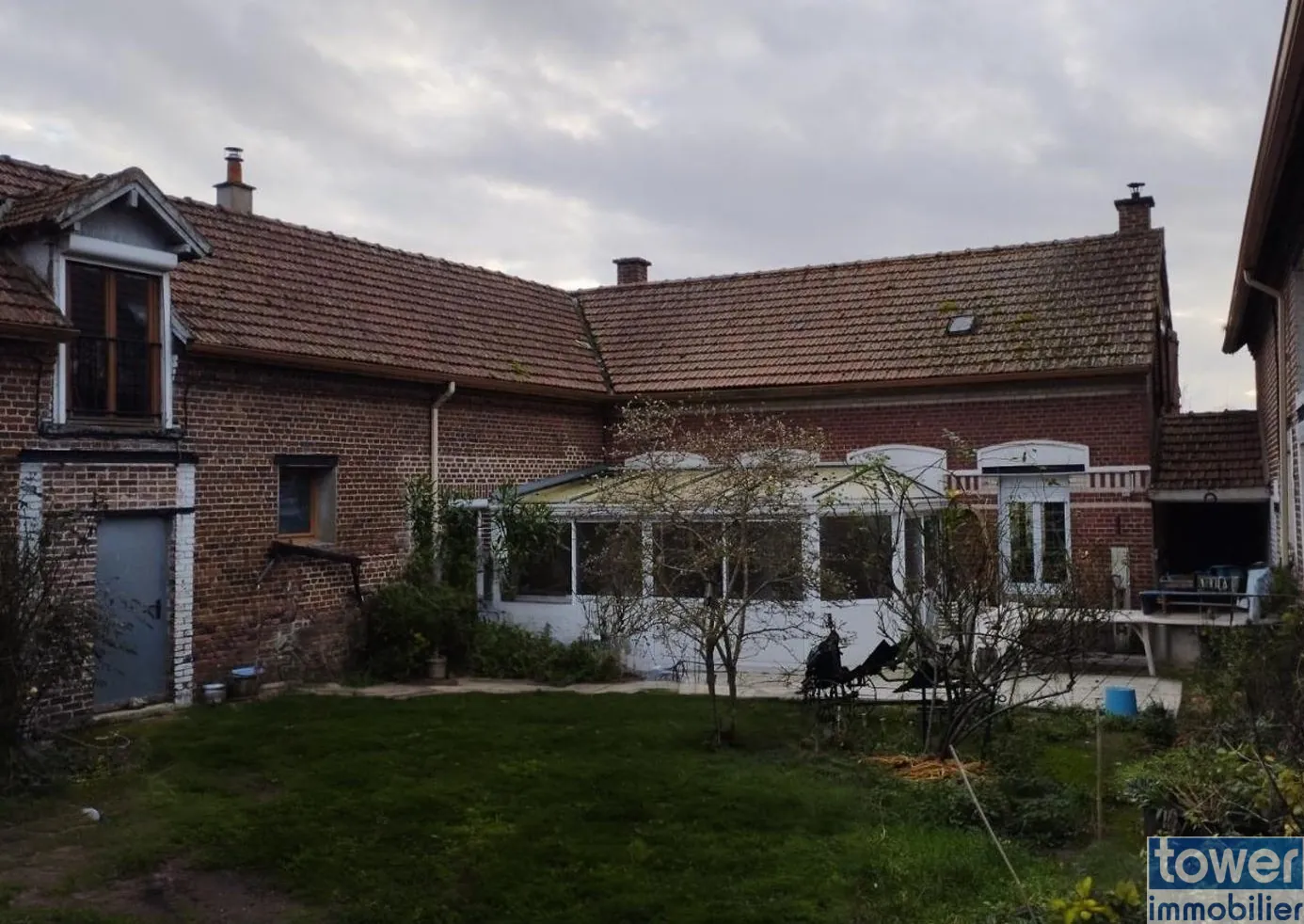 Maison familiale à rénover avec dépendances à Suzoy 60400 