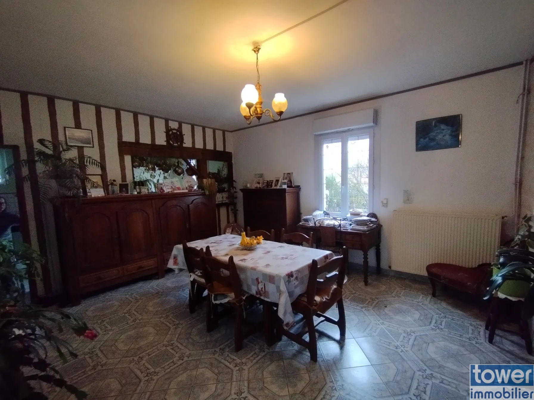 Maison familiale à rénover avec dépendances à Suzoy 60400 