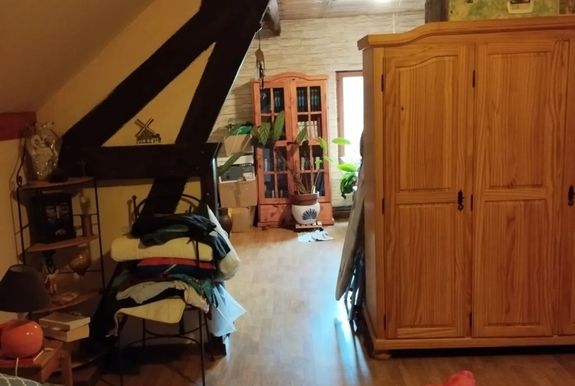 Maison familiale à rénover avec dépendances à Suzoy 60400 