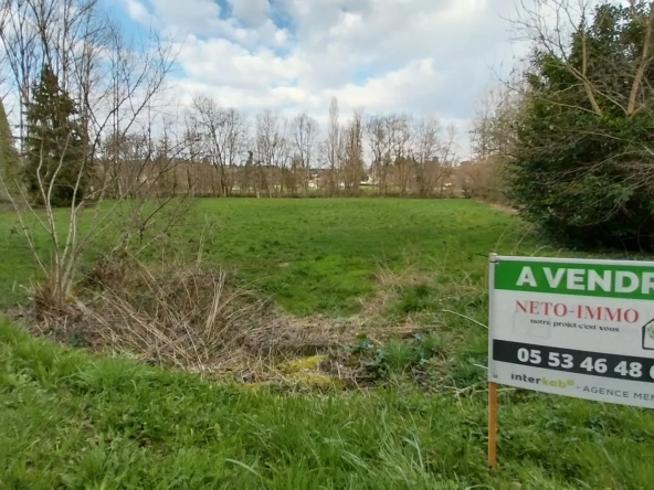 Terrain de loisir de 3500m² à Brantôme avec accès à la Dronne 