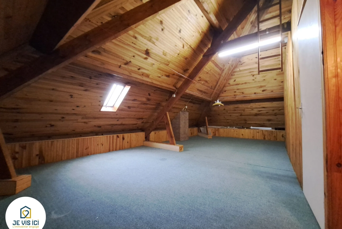 Maison familiale à La Bassée avec sous-sol et potentiel d'aménagement 
