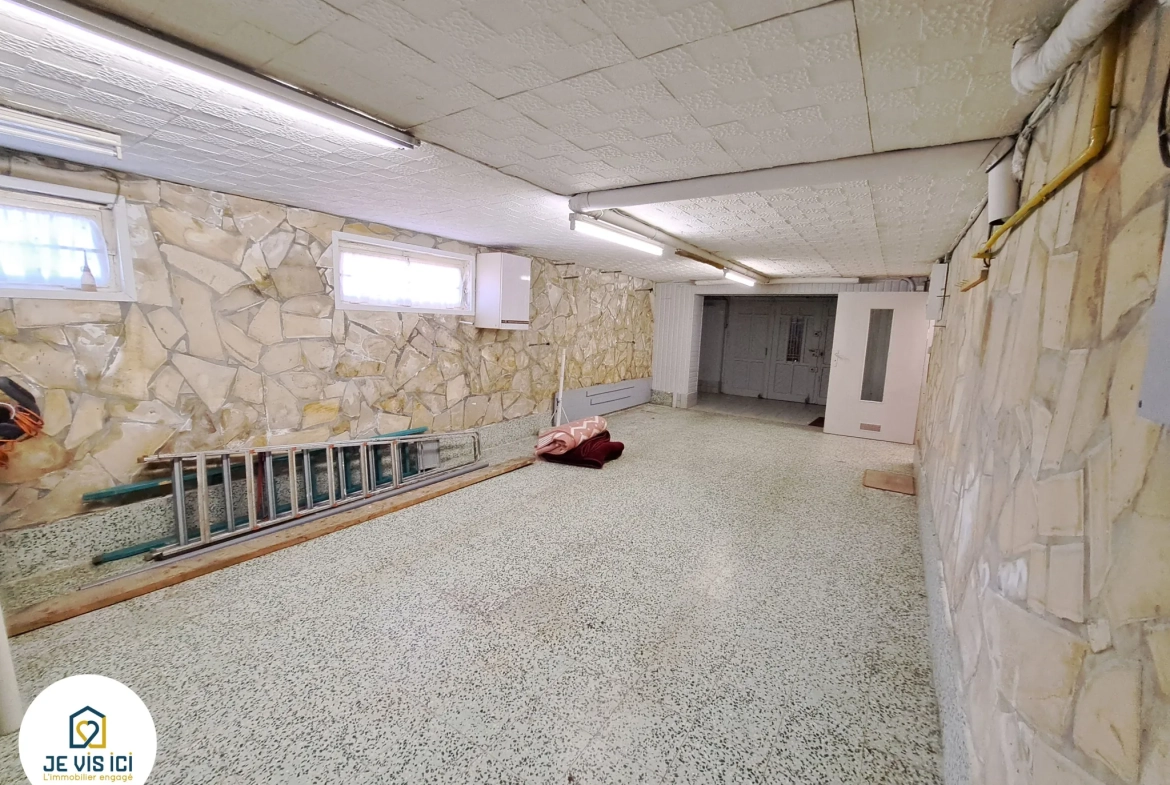 Maison familiale à La Bassée avec sous-sol et potentiel d'aménagement 