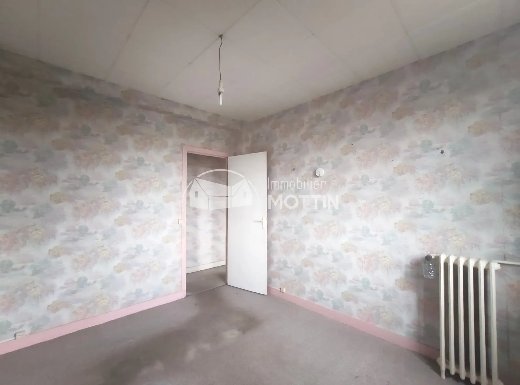 Appartement 4 pièces à Vitry-sur-Seine proche gare avec balcon et cave 