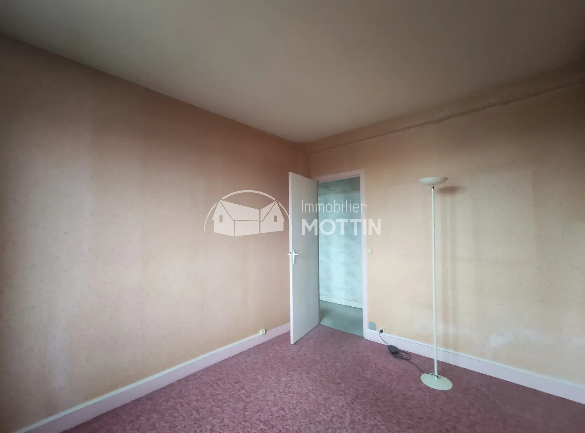 Appartement 4 pièces à Vitry-sur-Seine proche gare avec balcon et cave 