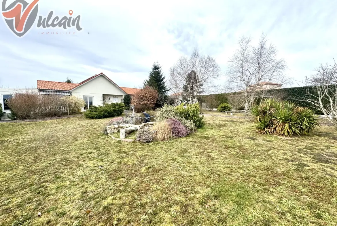 A vendre maison plain-pied avec grand jardin à Trezoux, vue sur la Chaîne des Puys 