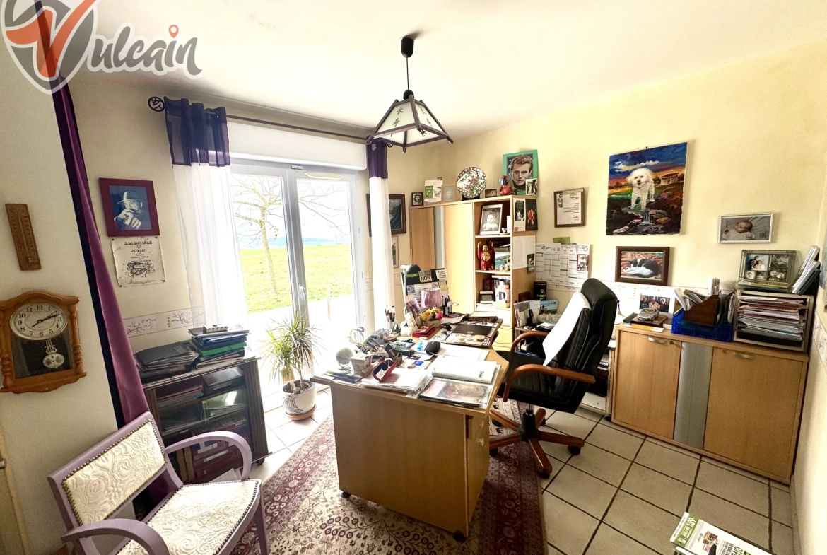 A vendre maison plain-pied avec grand jardin à Trezoux, vue sur la Chaîne des Puys 