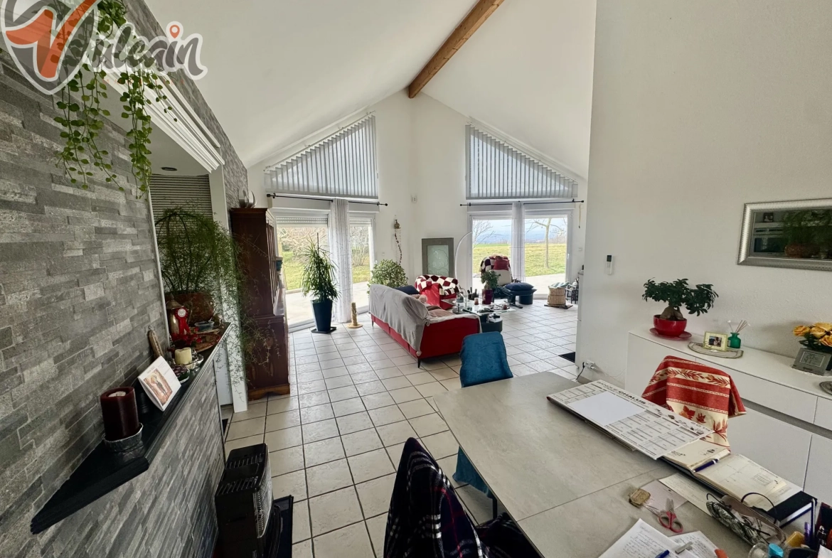 A vendre maison plain-pied avec grand jardin à Trezoux, vue sur la Chaîne des Puys 
