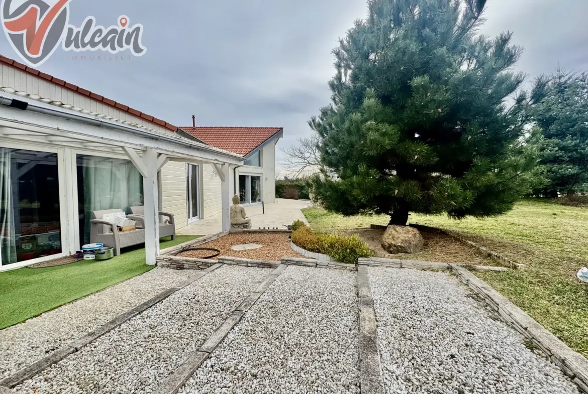 A vendre maison plain-pied avec grand jardin à Trezoux, vue sur la Chaîne des Puys 