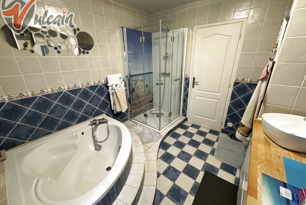 A vendre maison plain-pied avec grand jardin à Trezoux, vue sur la Chaîne des Puys 