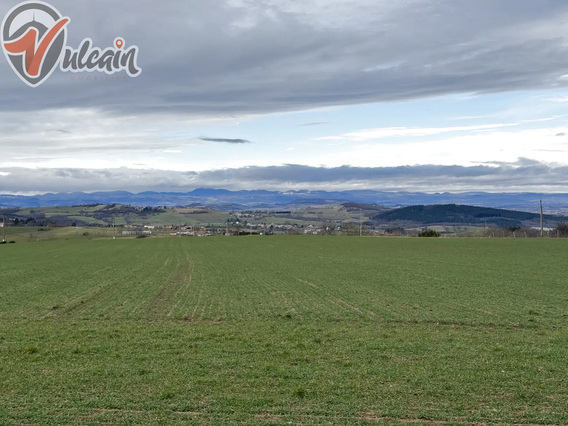 A vendre maison plain-pied avec grand jardin à Trezoux, vue sur la Chaîne des Puys 