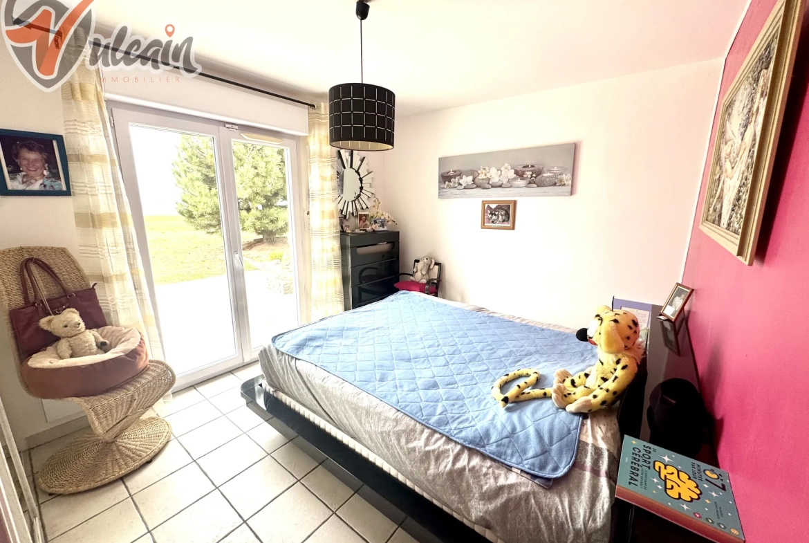 A vendre maison plain-pied avec grand jardin à Trezoux, vue sur la Chaîne des Puys 