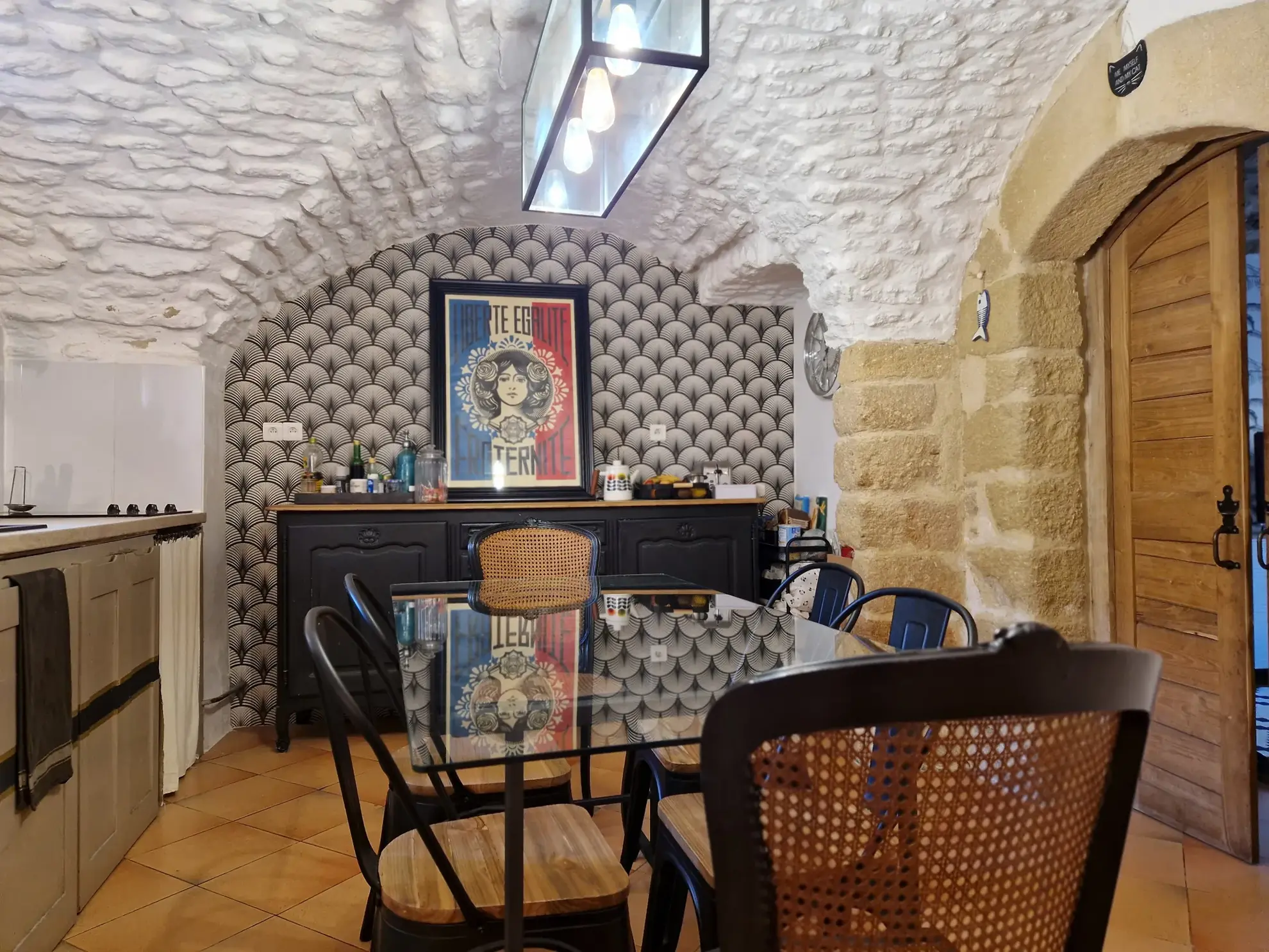 Maison en pierre à Villevieille de 93 m² avec jardin et terrasse 