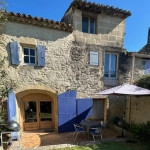 Maison en pierre à Villevieille de 93 m² avec jardin et terrasse