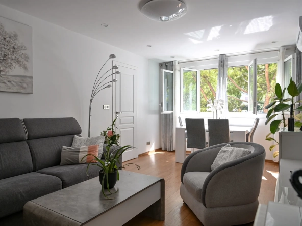 Appartement familial de 92m² à Saint Tronc, résidence sécurisée avec parking à Marseille