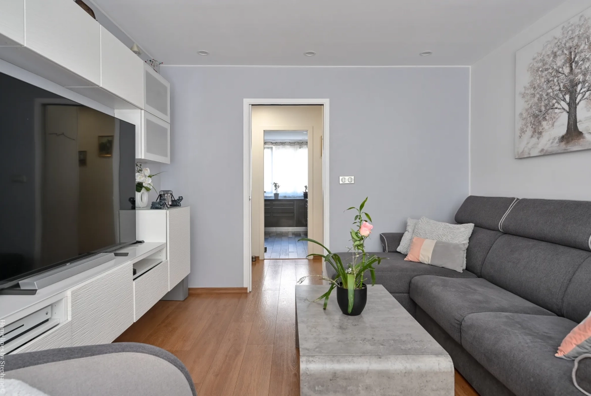 Appartement familial de 92m² à Saint Tronc, résidence sécurisée avec parking à Marseille 