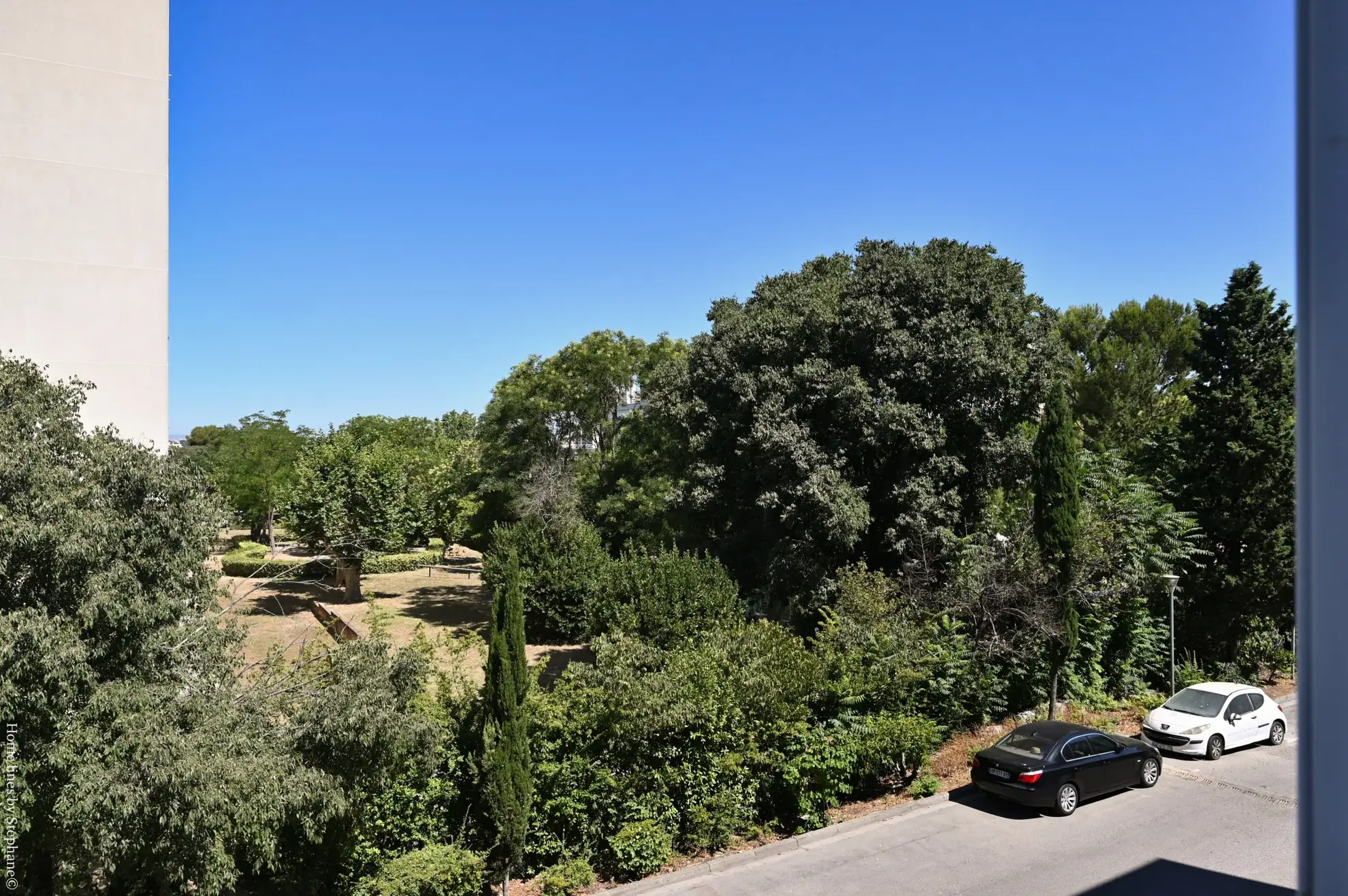 Appartement familial de 92m² à Saint Tronc, résidence sécurisée avec parking à Marseille 