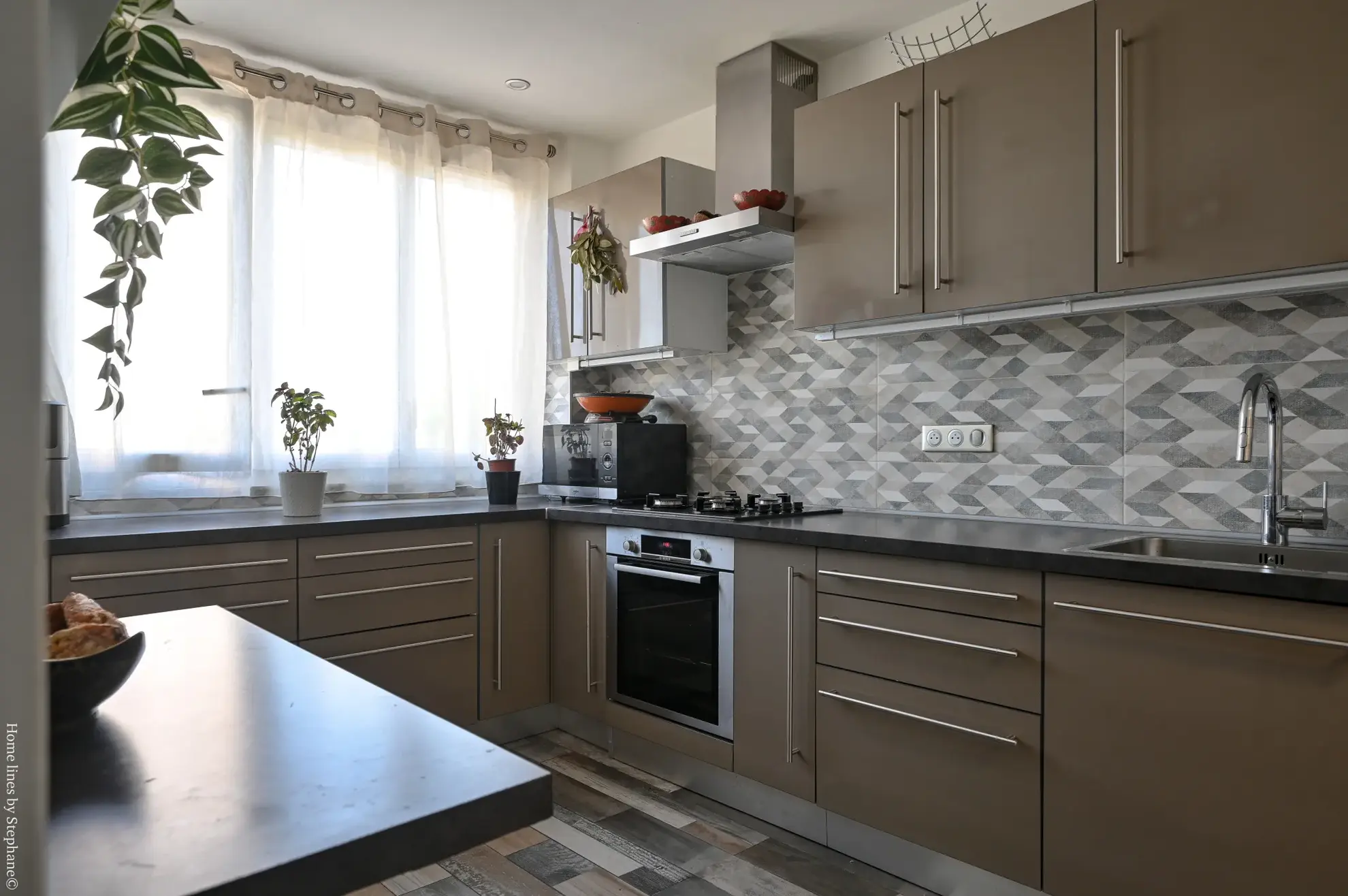 Appartement familial de 92m² à Saint Tronc, résidence sécurisée avec parking à Marseille 