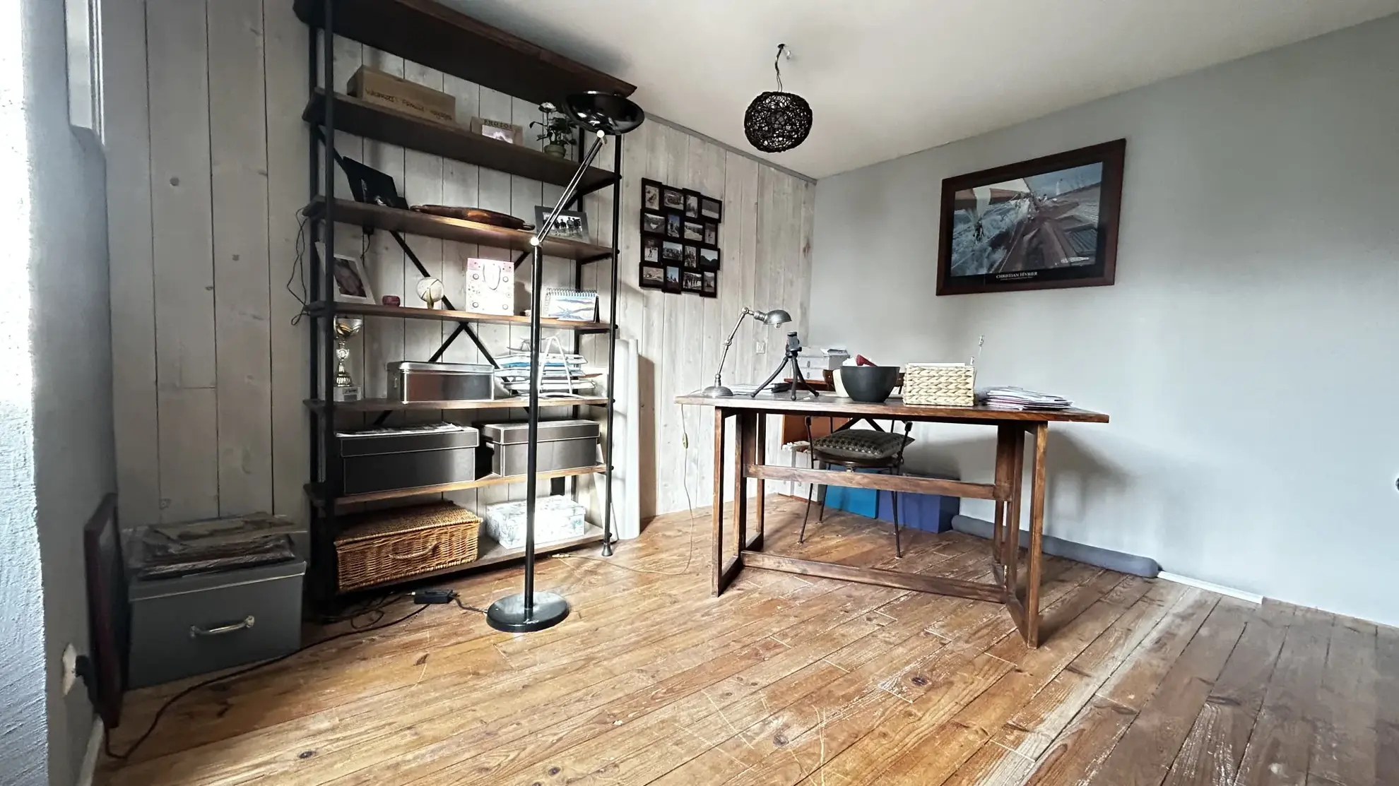 Charmante maison en pierre à Bessines avec jardin et deux chambres 