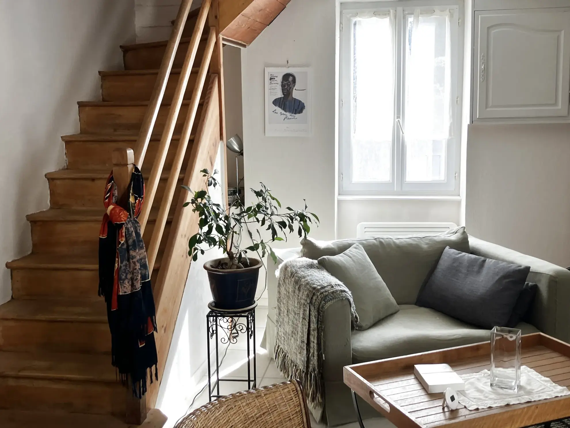 Charmante maison en pierre à Bessines avec jardin et deux chambres 
