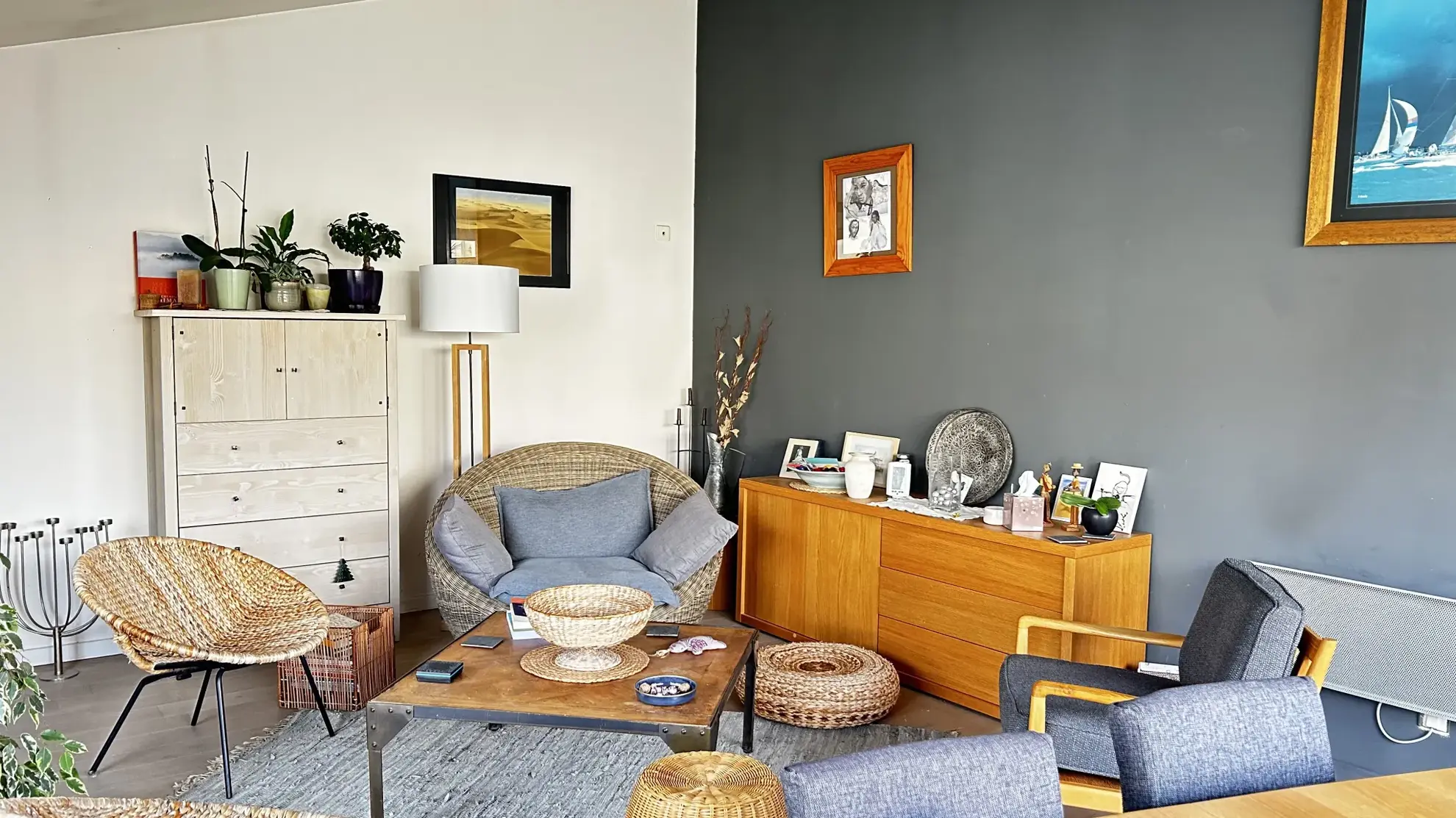 Charmante maison en pierre à Bessines avec jardin et deux chambres 
