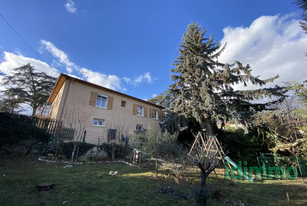 Maison lumineuse de 86 m² à Annonay avec jardin clos, 2 chambres, bureau à 195 000 € 