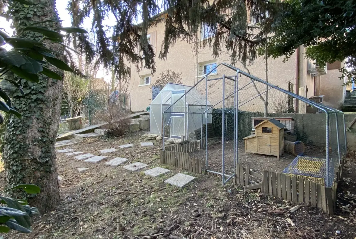 Maison lumineuse de 86 m² à Annonay avec jardin clos, 2 chambres, bureau à 195 000 € 
