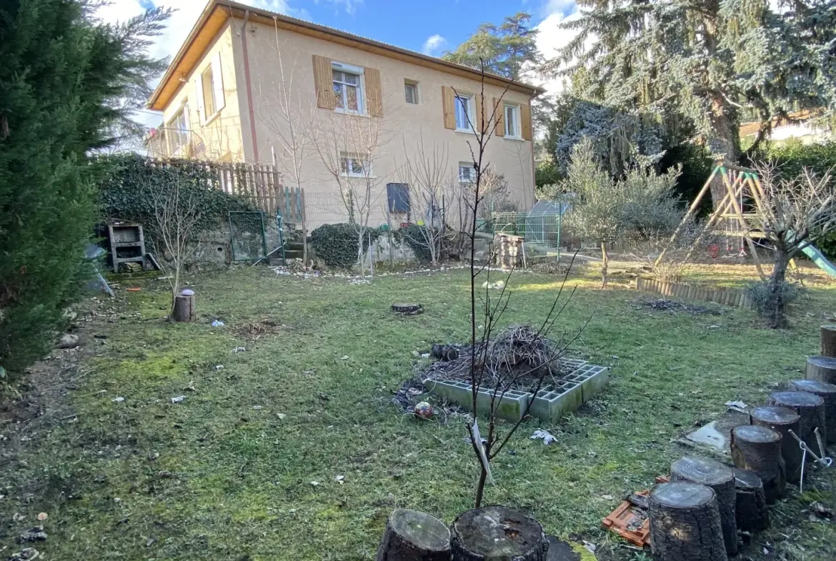 Maison lumineuse de 86 m² à Annonay avec jardin clos, 2 chambres, bureau à 195 000 € 
