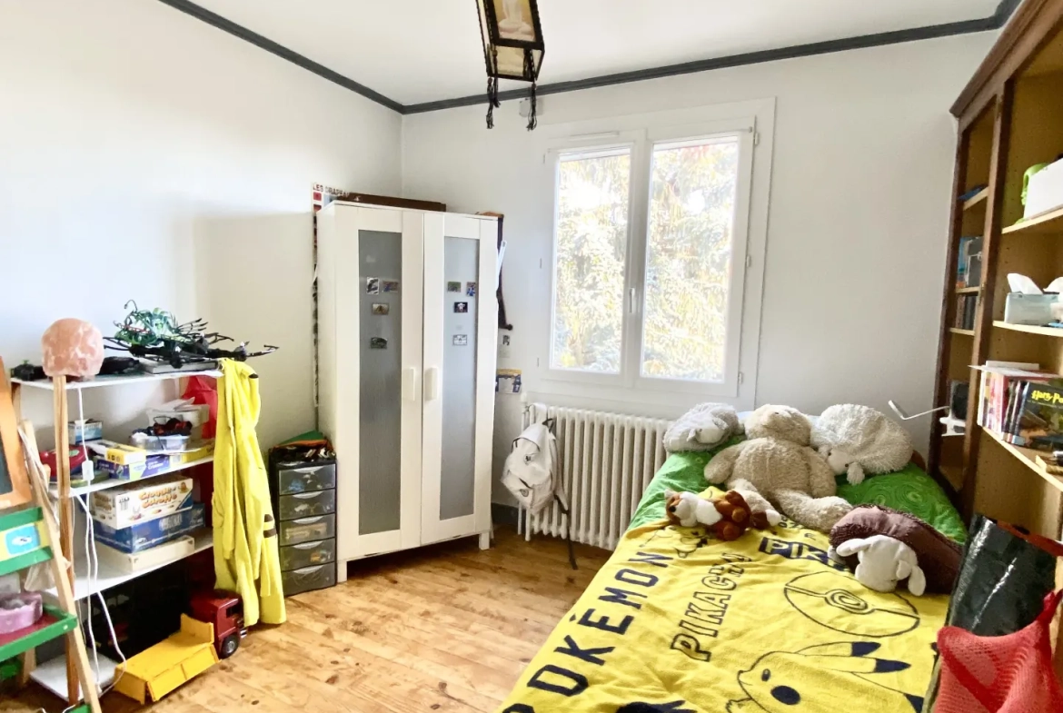 Maison lumineuse de 86 m² à Annonay avec jardin clos, 2 chambres, bureau à 195 000 € 