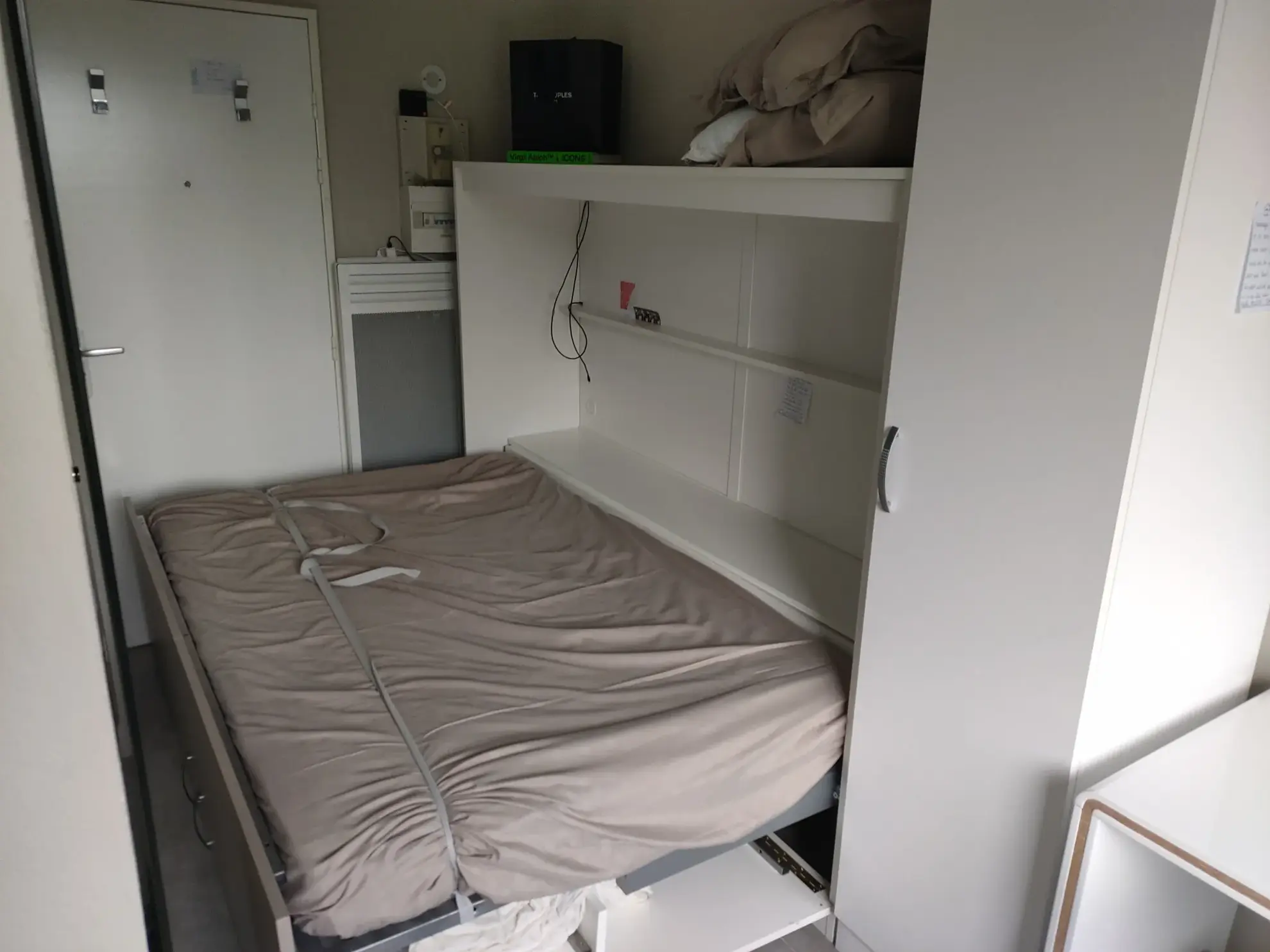 Studette à vendre à Nîmes Ouest avec parking privé, parfait état et forte rentabilité 