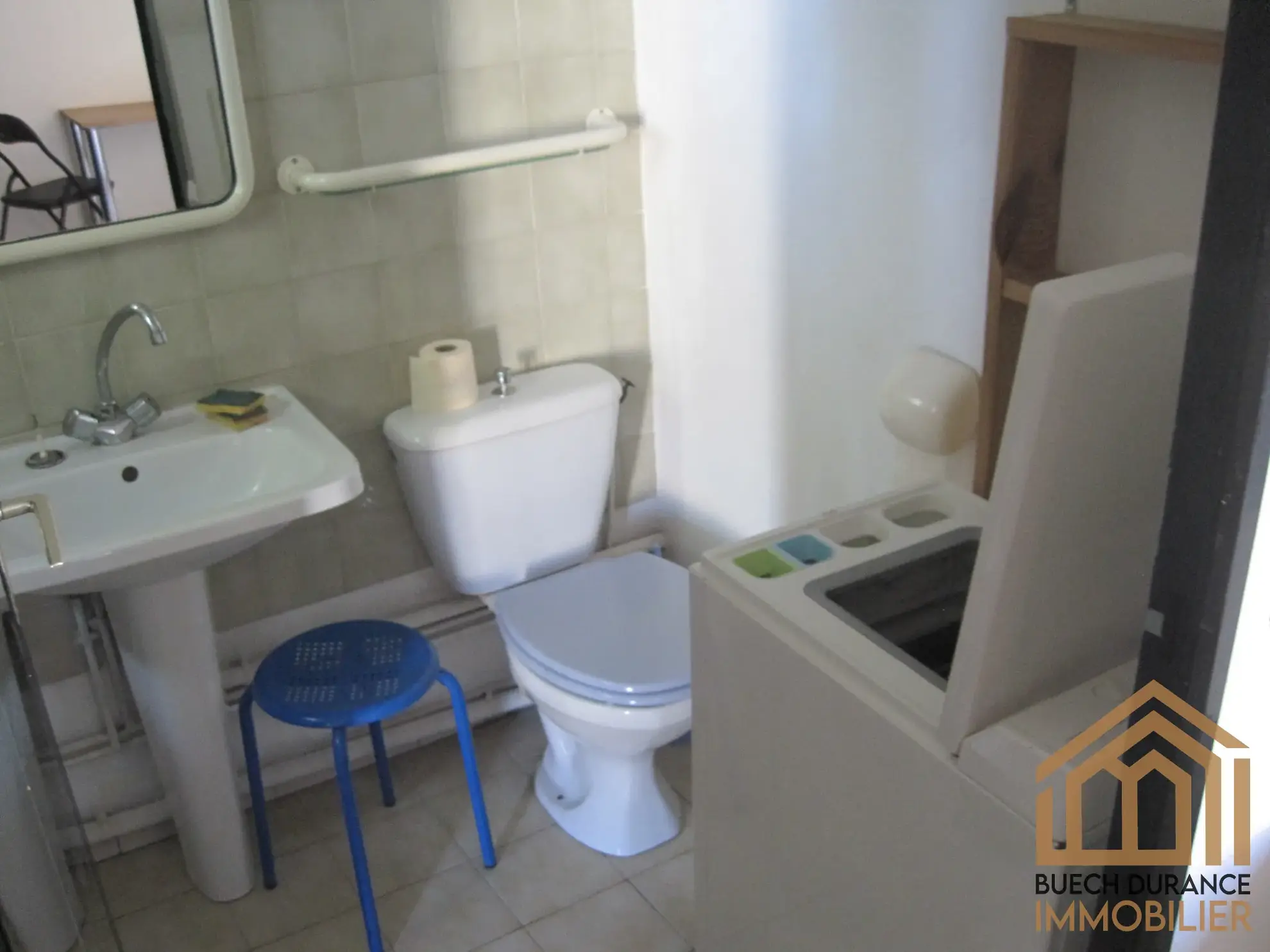 Studio à vendre à Aix-en-Provence avec parking, investissement locatif sûr 
