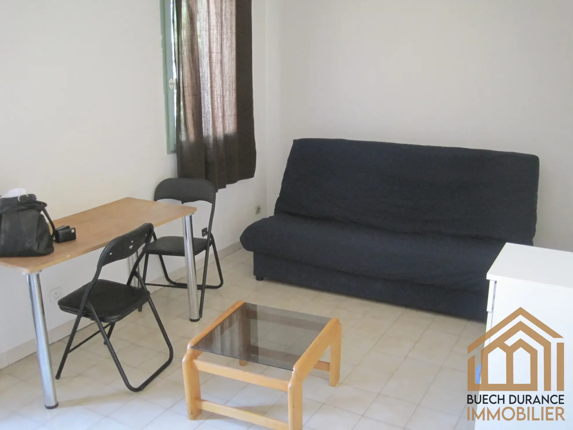 Studio à vendre à Aix-en-Provence avec parking, investissement locatif sûr 