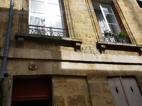 Studio à Bordeaux Saint Michel – Opportunité d'investissement avec locataire en place