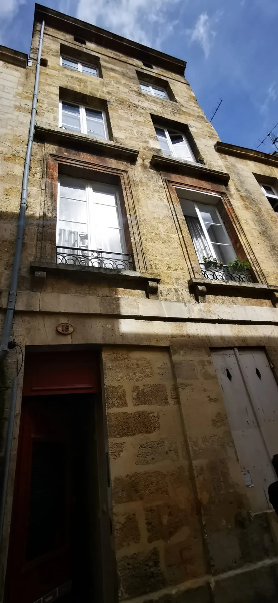 Studio à Bordeaux Saint Michel – Opportunité d'investissement avec locataire en place 