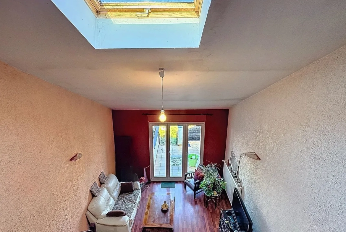 Charmante maison de 183 m² avec jardin à Courcelles sur Nied 