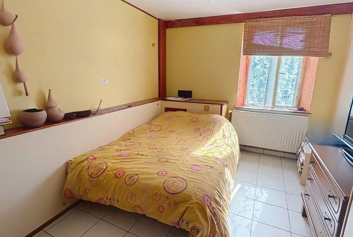 Charmante maison de 183 m² avec jardin à Courcelles sur Nied 
