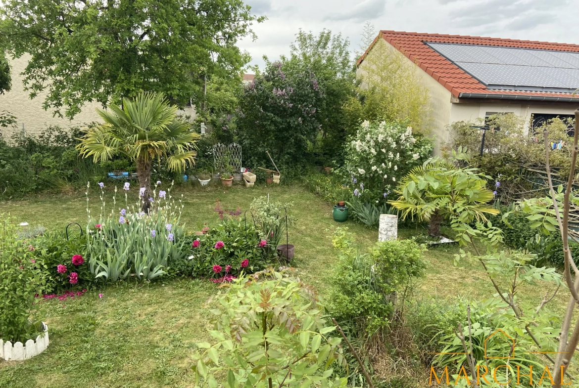 Charmante maison de 183 m² avec jardin à Courcelles sur Nied 