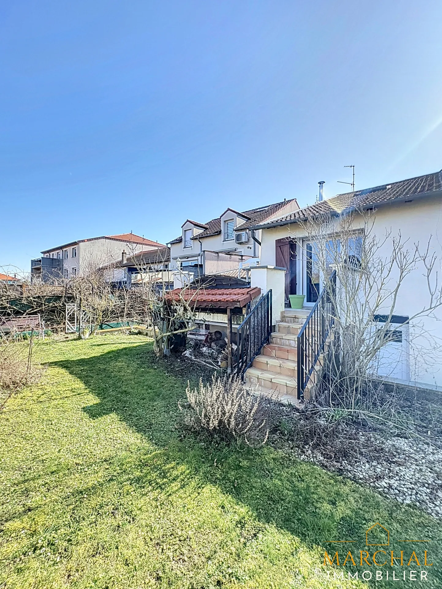Charmante maison de 183 m² avec jardin à Courcelles sur Nied 
