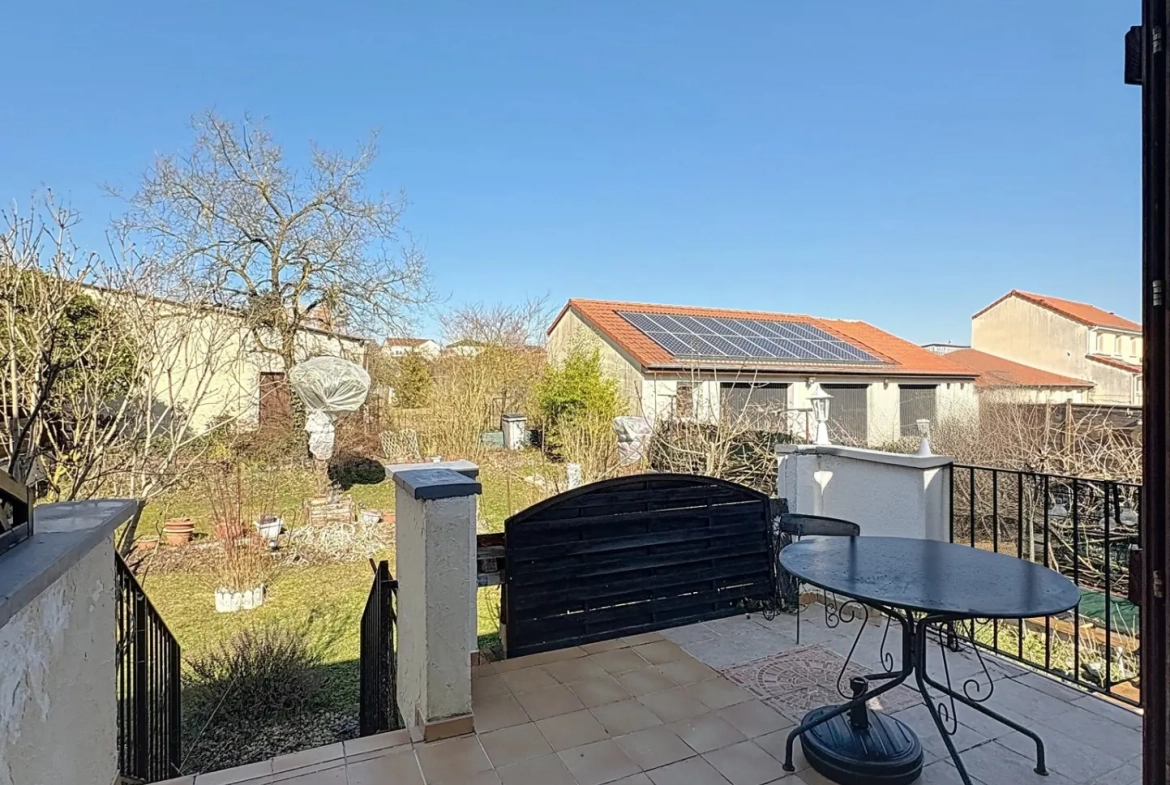 Charmante maison de 183 m² avec jardin à Courcelles sur Nied 