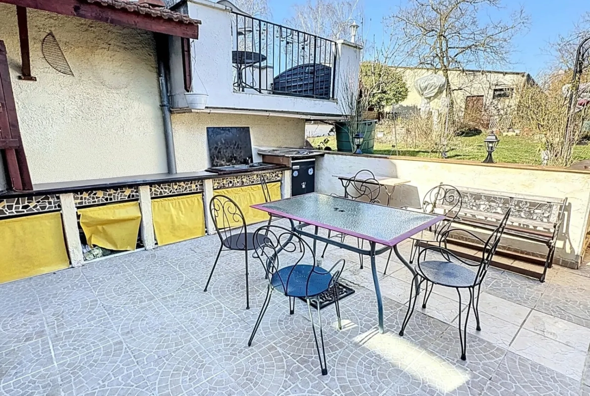 Charmante maison de 183 m² avec jardin à Courcelles sur Nied 