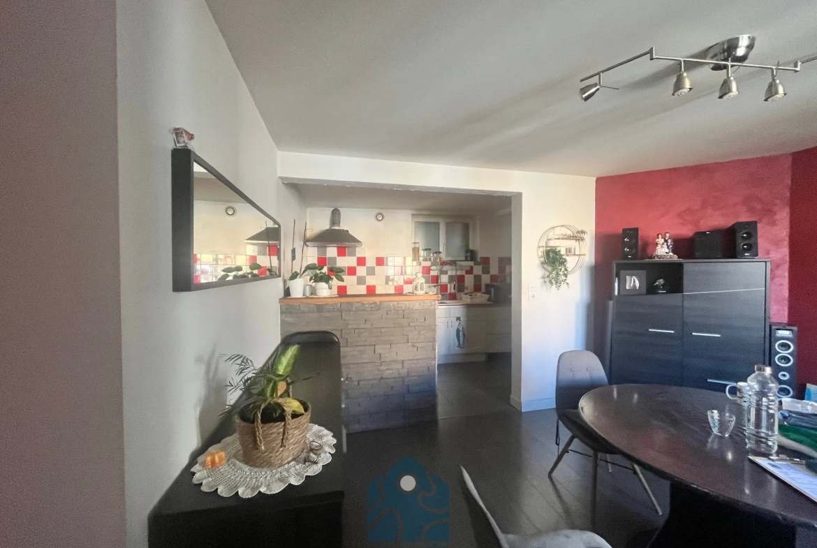 Maison 5 pièces avec garage, cave, terrain et terrasse à Saint-Bonnet-Près-Riom 