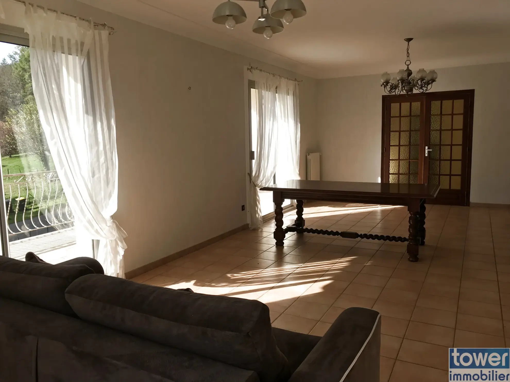 Pavillon traditionnel de 125m² avec sous-sol de 158m² à Agen 