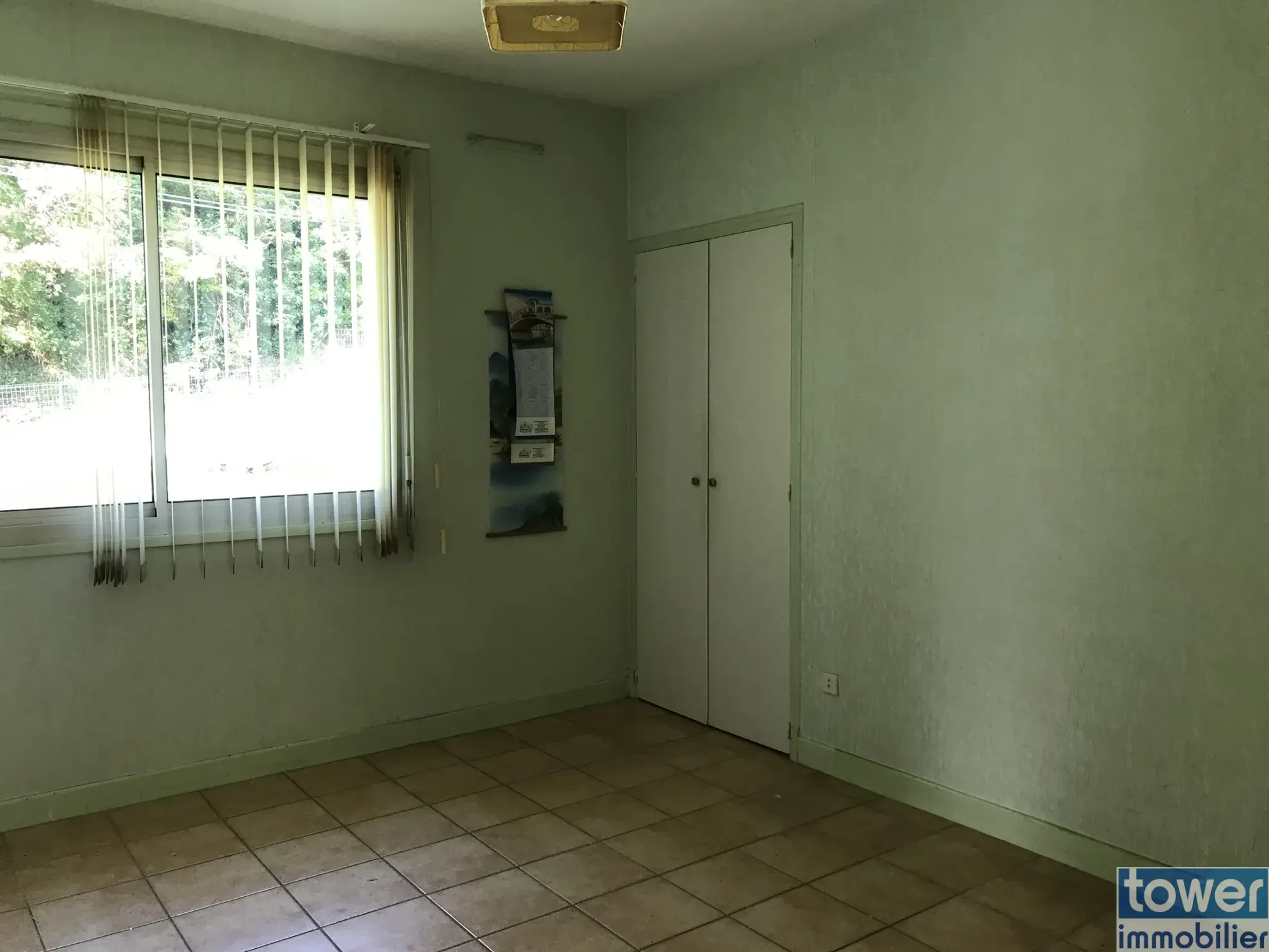 Pavillon traditionnel de 125m² avec sous-sol de 158m² à Agen 