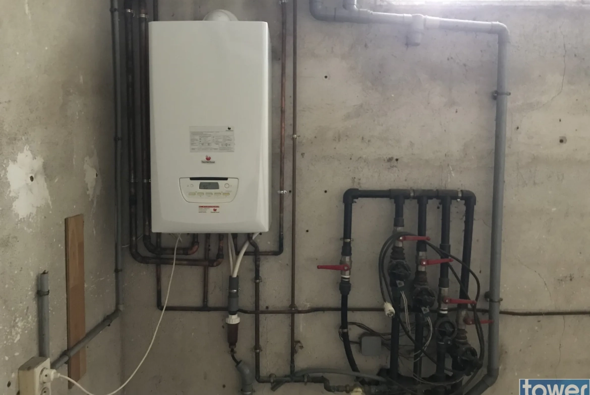 Pavillon traditionnel de 125m² avec sous-sol de 158m² à Agen 