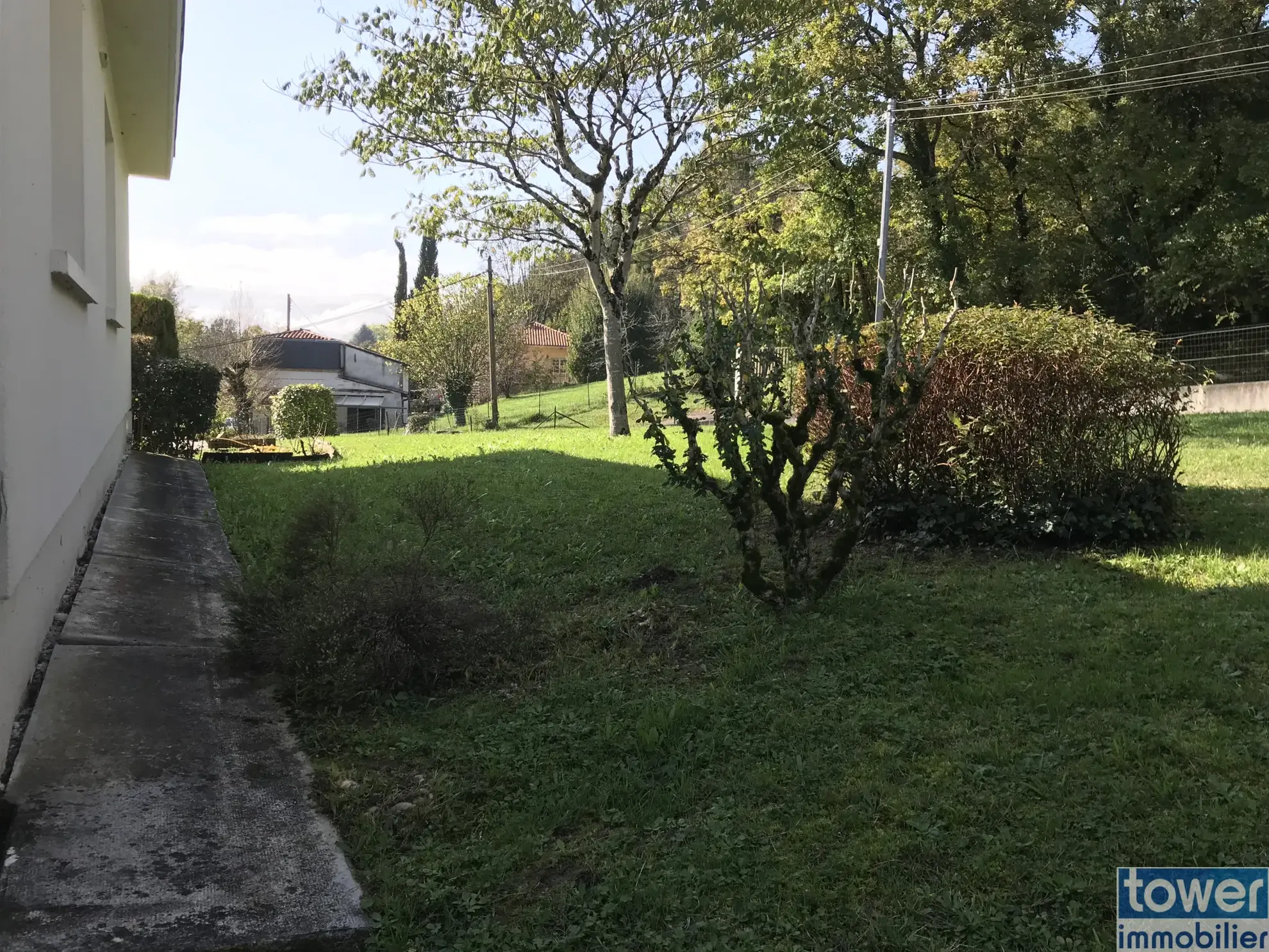 Pavillon traditionnel de 125m² avec sous-sol de 158m² à Agen 