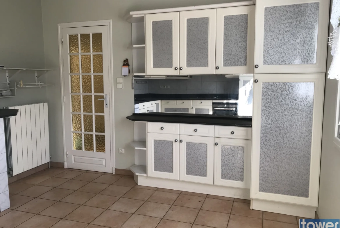 Pavillon traditionnel de 125m² avec sous-sol de 158m² à Agen 
